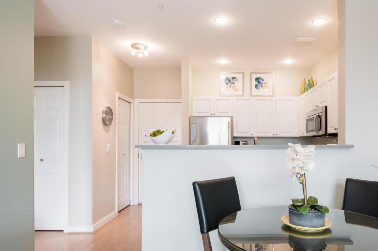 City Water View Oasis With Pool & Gym Near Cruise In Heart Of Seattle Exterior foto