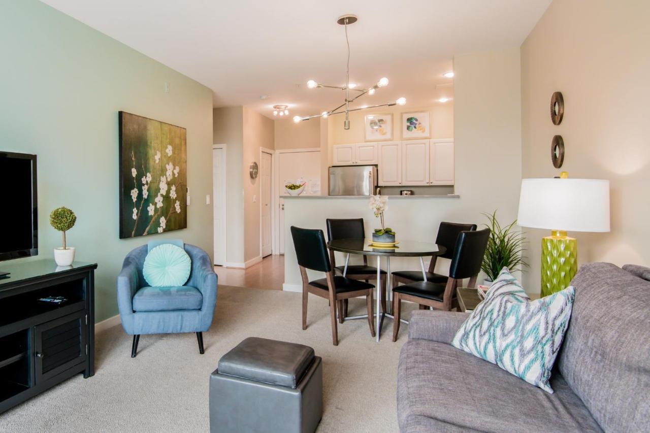 City Water View Oasis With Pool & Gym Near Cruise In Heart Of Seattle Exterior foto